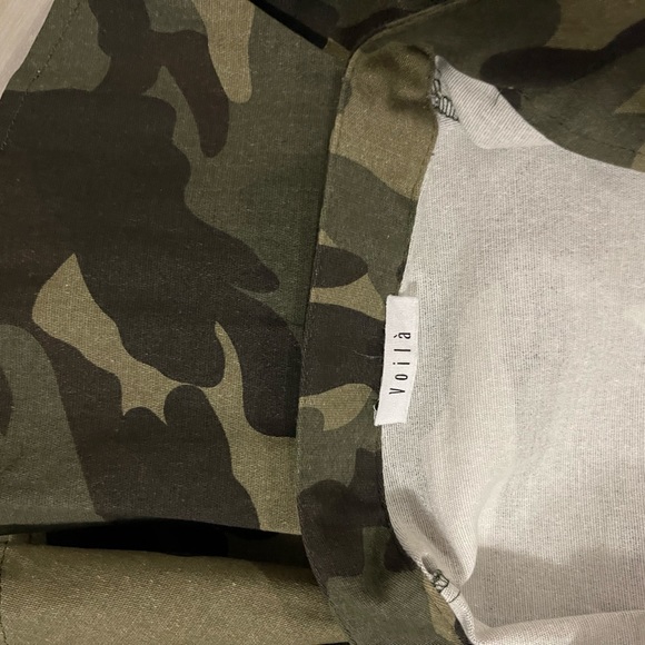 Voila peplum camo jacket - Picture 6 of 8
